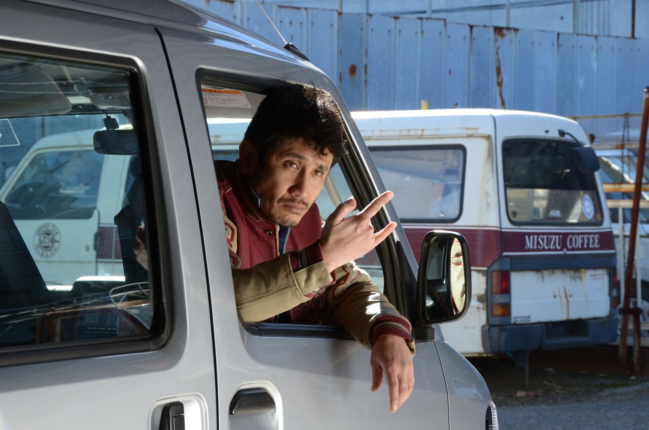 渋川清彦主演「モーターズ」予告編到着、監督・渡辺大知が歌う劇中歌「ワルツ」も