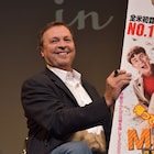 ボビー・ファレリー、「Mr.ダマー」舞台挨拶で“ワンワンカー”2台所持を明かす