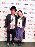 第40回トロント国際映画祭に出席した園子温（左）と神楽坂恵（右）。