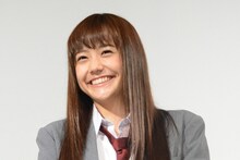 「通学シリーズ 通学電車」に出演した松井愛莉。