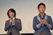 演劇の全国大会に興味津々な神木隆之介（左）と佐藤健（右）。