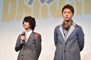 左から神木隆之介、佐藤健。