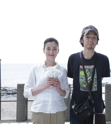 左から宮沢りえ、宮藤官九郎。