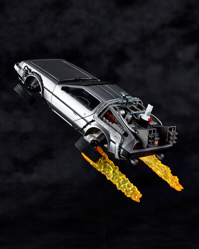 【MOVIE REVO】No.001 デロリアン（炎パーツ装着時）