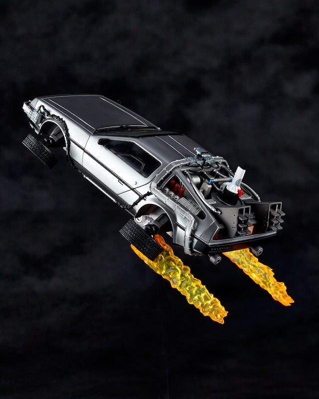 【MOVIE REVO】No.001 デロリアン（炎パーツ装着時）