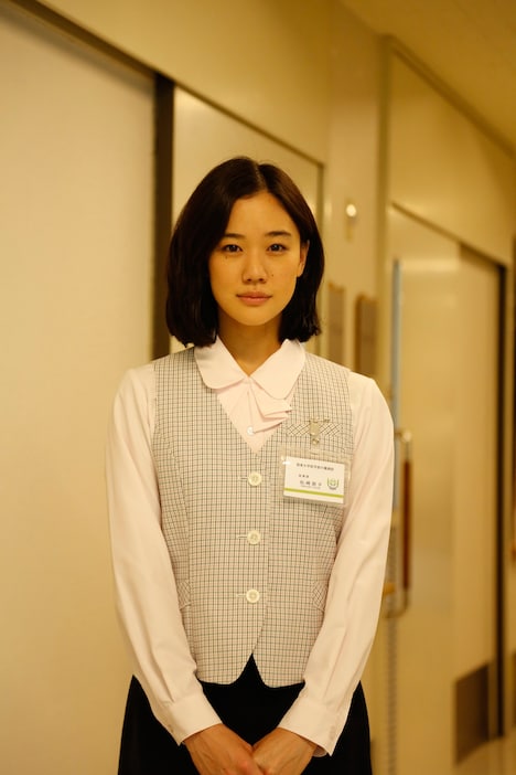 「岸辺の旅」より、朋子を演じる蒼井優。(c)2015「岸辺の旅」製作委員会/COMME DES CINEMAS