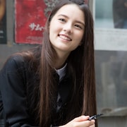 「草原の実験」主演の美少女エレーナ・アン来日、観客1人ひとりと交流も