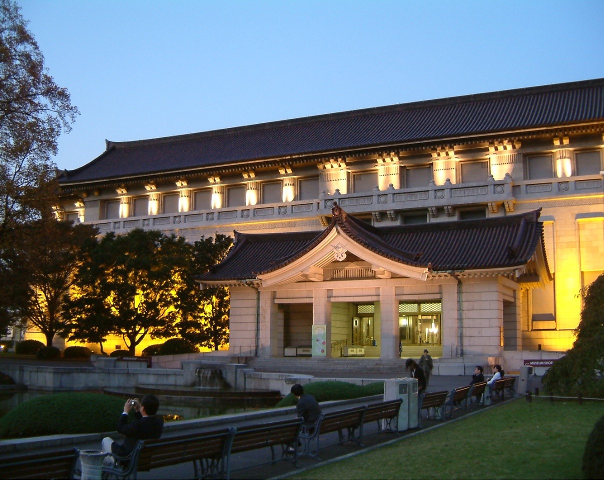 東京国立博物館本館の、夜間開館時の様子。