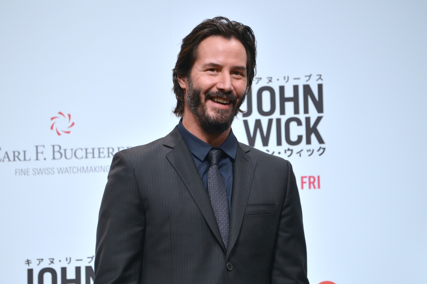 “カーフー”発言が観客にウケて、得意げに笑うキアヌ・リーヴス。