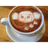 CAFE ZENONのラテアート。価格はドリンクごとに異なる。