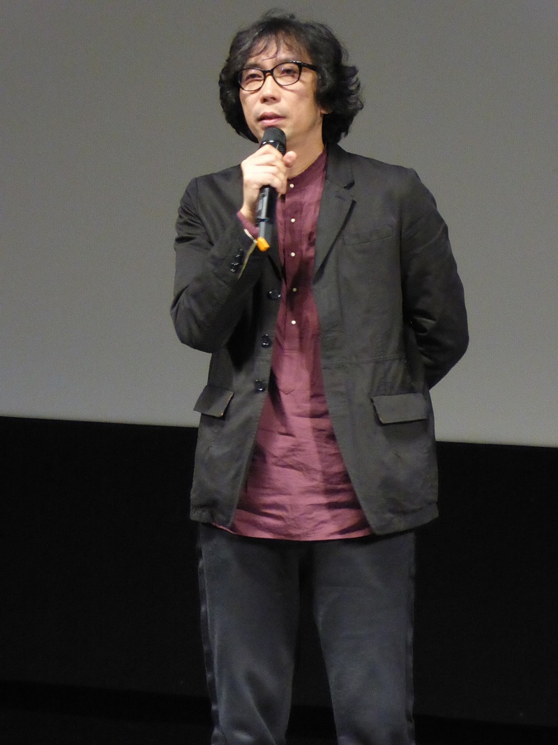 第20回釜山国際映画祭にて「ピンクとグレー」舞台挨拶に登壇した行定勲。