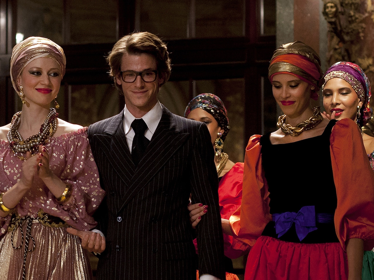 “モードの帝王”の歩みを絢爛豪華な映像で描きだす、伝記映画「サンローラン」公開