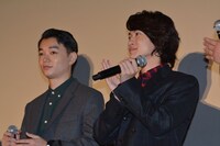 左から染谷将太、神木隆之介。