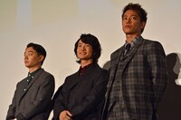 左から染谷将太、神木隆之介、佐藤健。