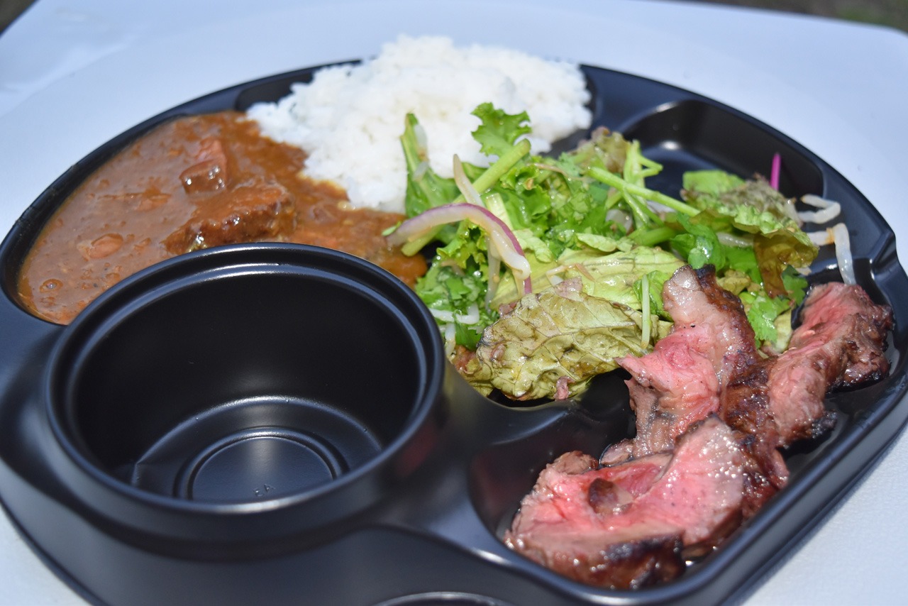 焼肉・芝浦の牛スジカレー。