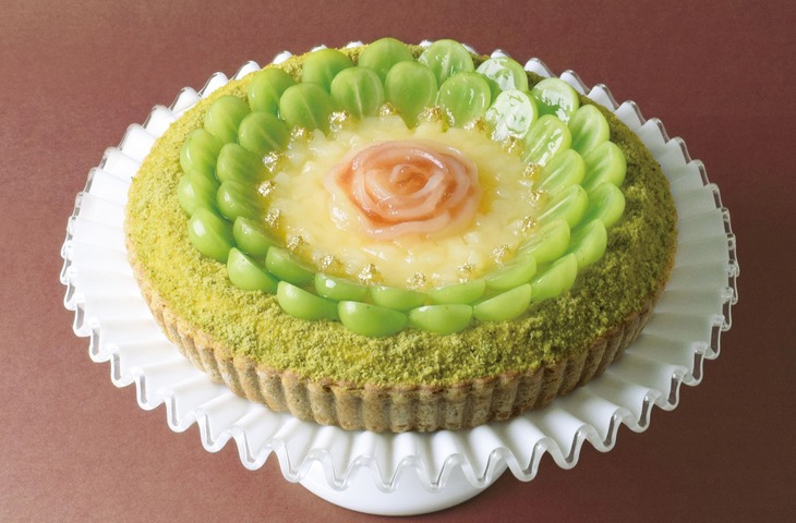 「ヴェルサイユの宮廷庭師」公開記念タルト (c)BRITISH BROADCASTING CORPORATION, LITTLE CHAOS LIMITED, 2014.