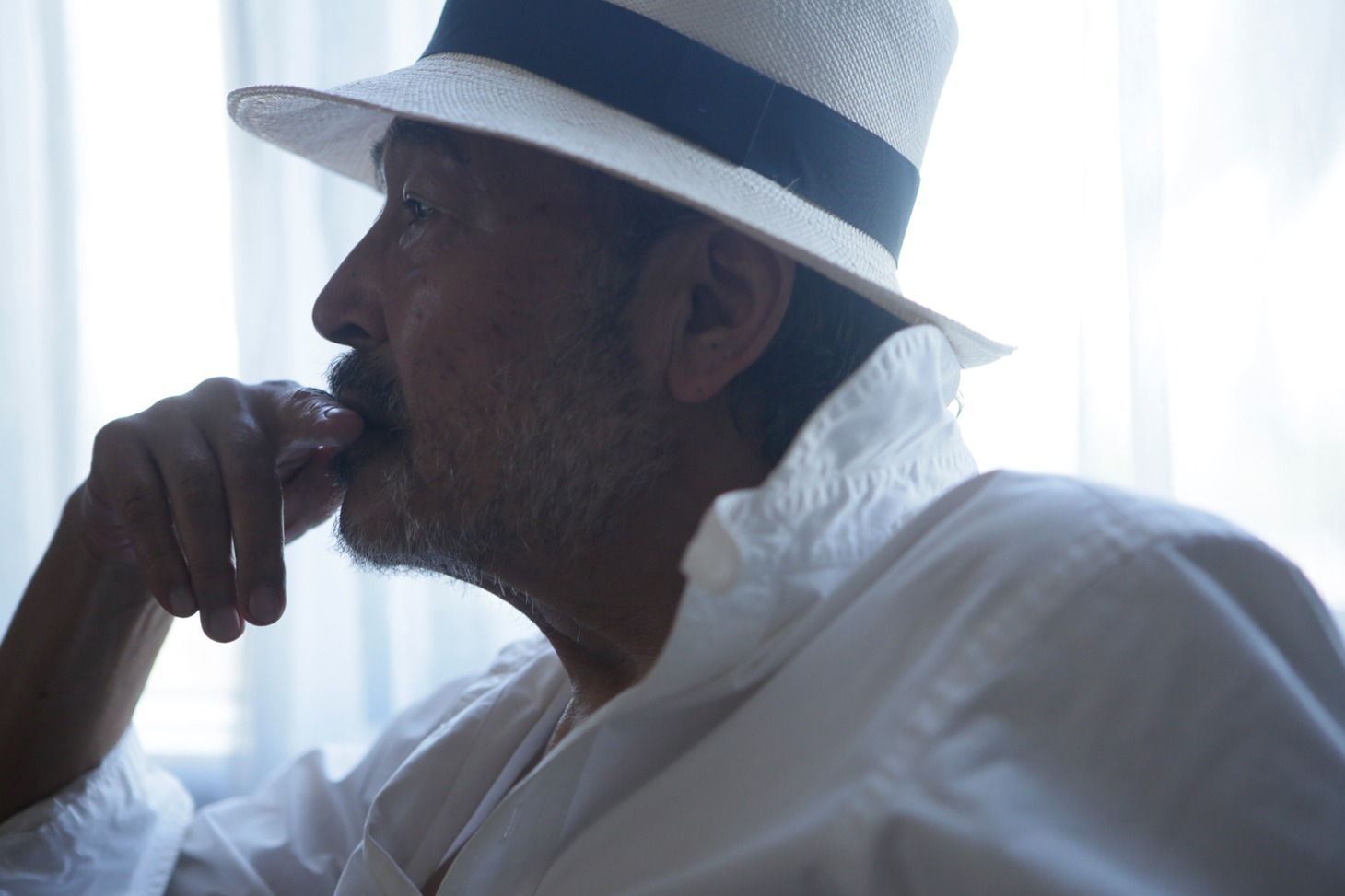 「現在進行形の男」撮り下ろし写真より。