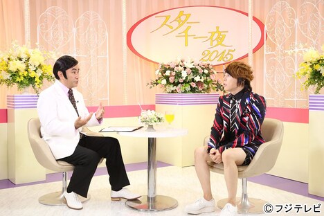 三谷幸喜（左）と西川貴教（右）。