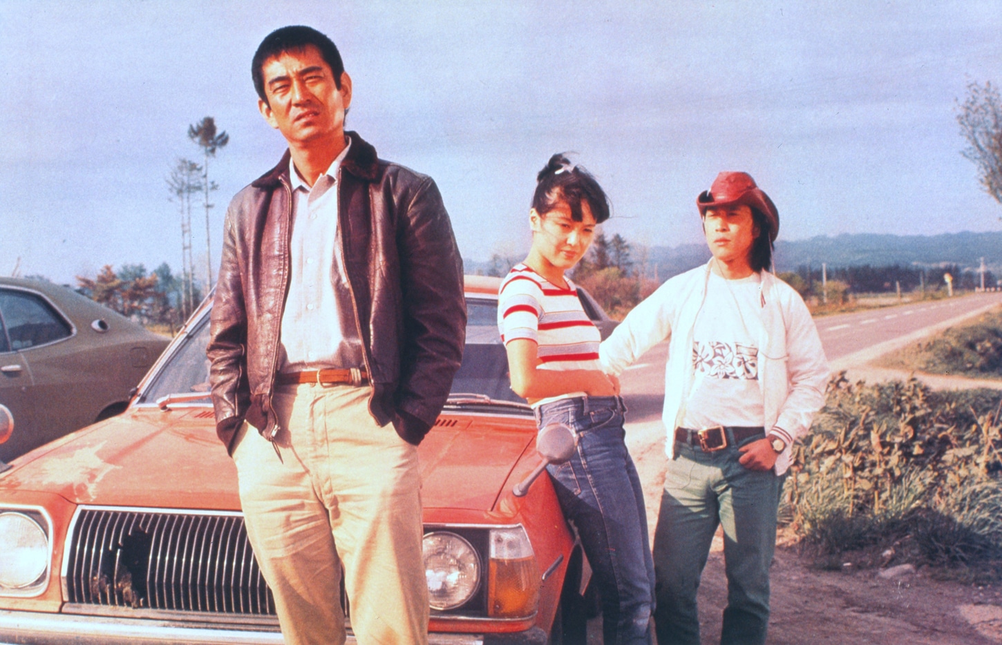 「幸福の黄色いハンカチ」より左から高倉健、桃井かおり、武田鉄矢。(c)「幸福の黄色いハンカチ」監督/山田洋次 (c)1977.2010松竹株式会社