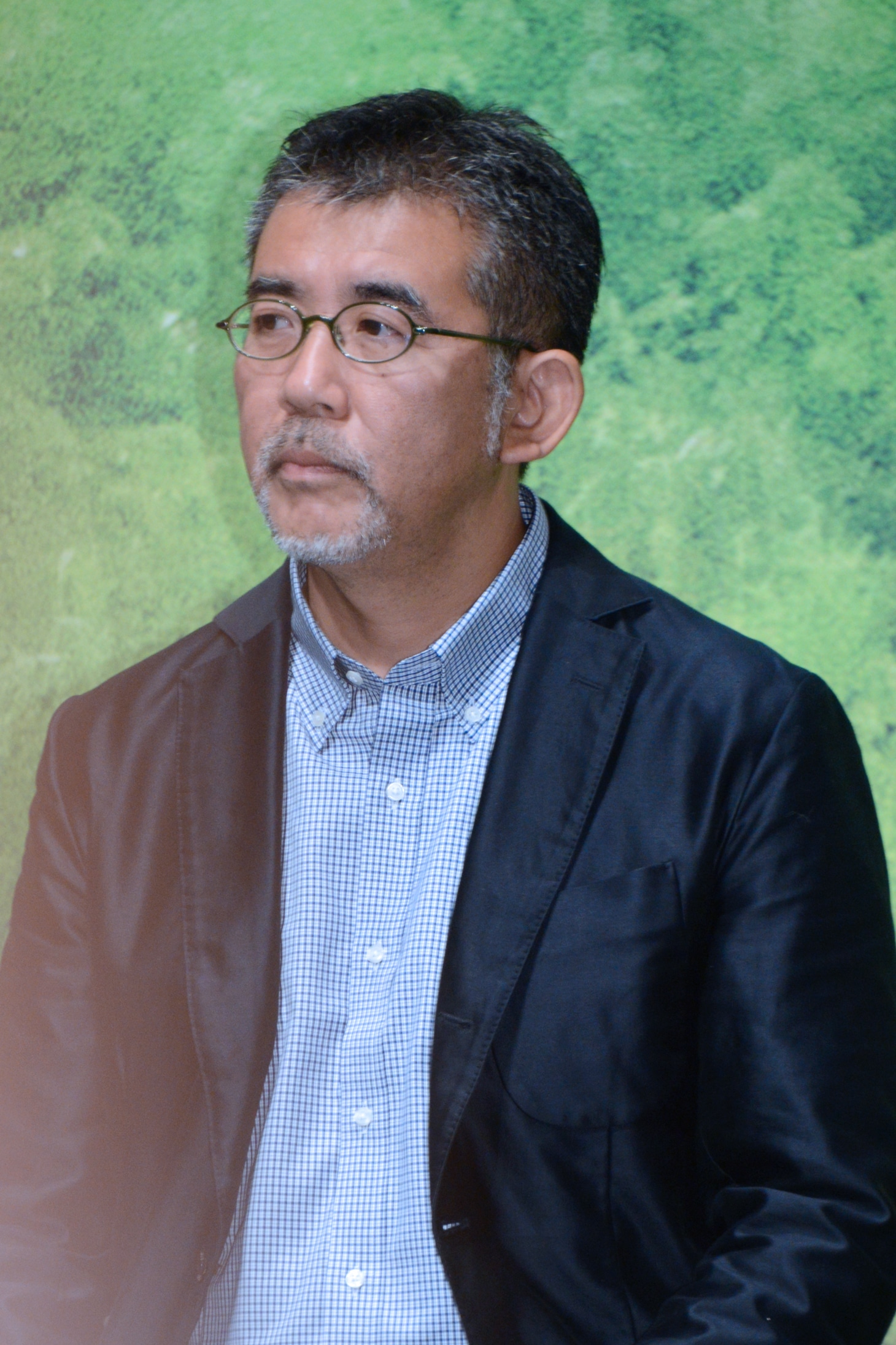 監督の篠原哲雄。