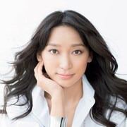 杏・東出昌大夫妻に双子の女児誕生、「立派な子に育てあげたい」