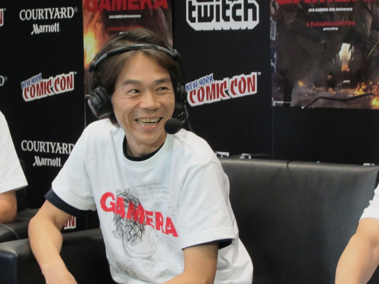 ニューヨーク・コミコン2015のガメラ生誕50周年記念イベントに参加した石井克人。