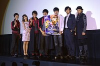Vシネマ「鎧武外伝　仮面ライダーデューク／仮面ライダーナックル」上映イベントの様子。