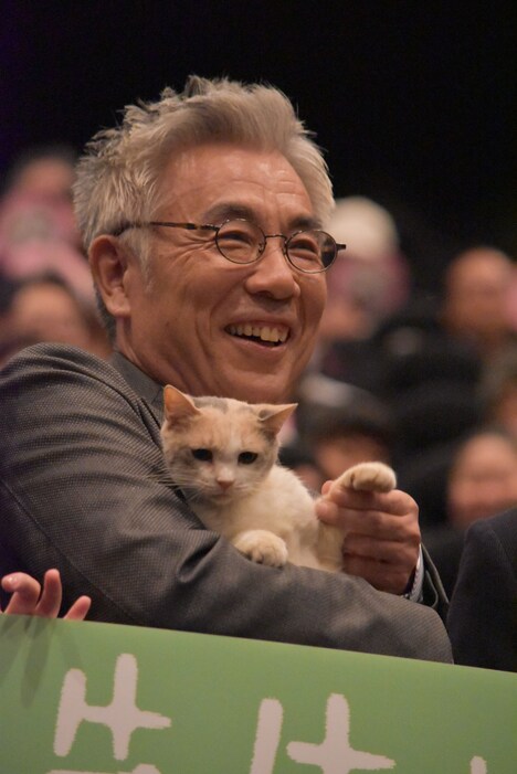 イッセー尾形と三毛猫ドロップ。