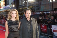 ジョニー・デップ（右）と妻のアンバー・ハード（左）。