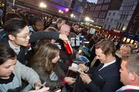 「ブラック・スキャンダル」のレッドカーペットに参加したベネディクト・カンバーバッチ。