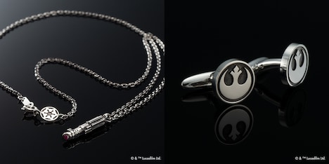「スター・ウォーズ」ジュエリーのネックレス（左）とカフスボタン（右）。