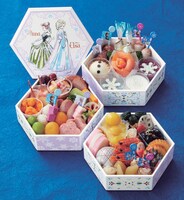 おせち・アナと雪の女王・三段重 2万4900円 (c)Disney