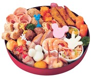 おせち・ミッキーマウス・シルエット三段重の二の重。(c)Disney