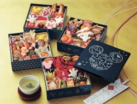 おせち・ディズニー・和風プレミアム四段重 3万4900円 (c)Disney
