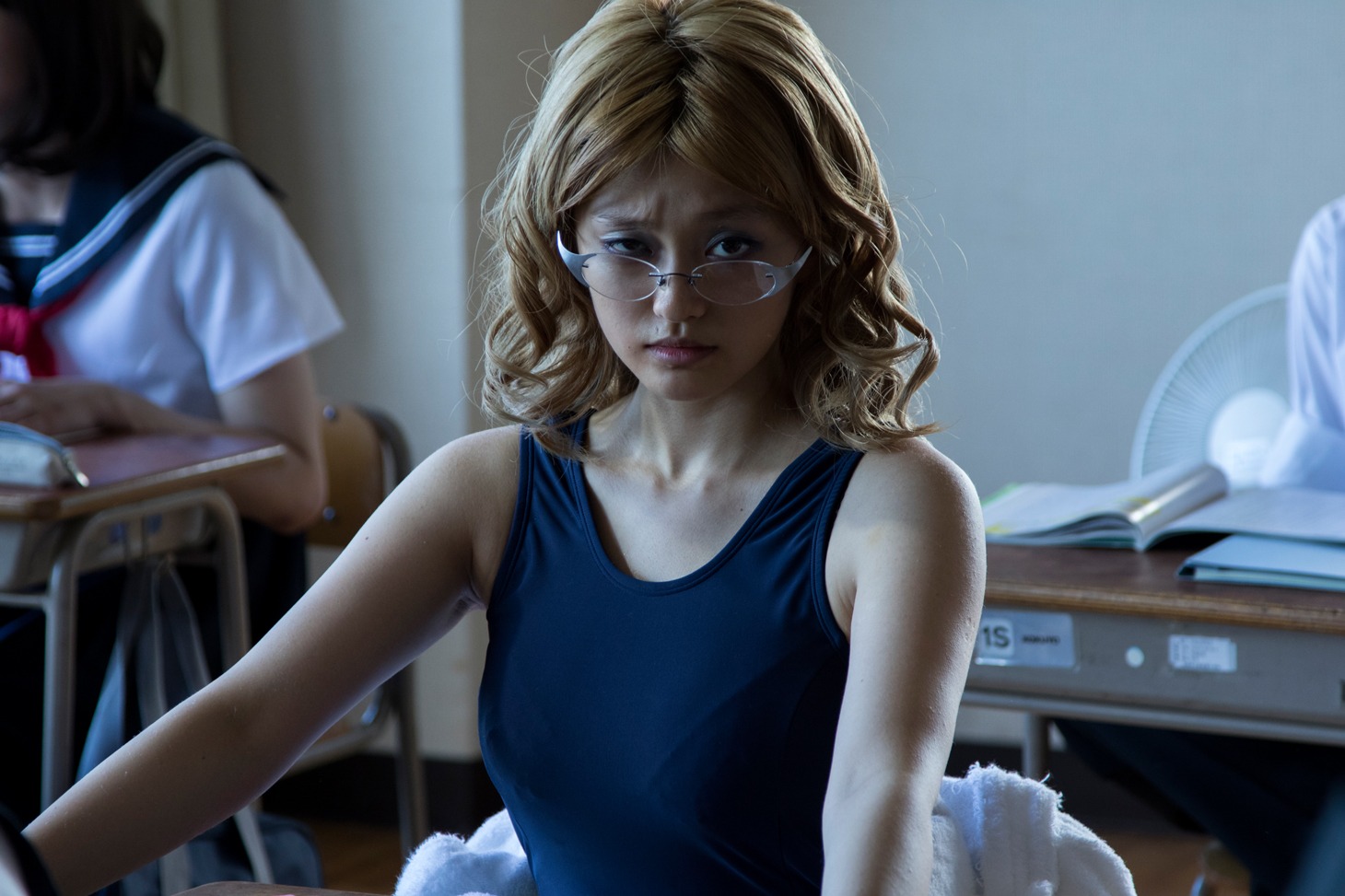 「血まみれスケバンチェーンソー」碧井ネロ役の山地まり。(c)2016三家本礼・KADOKAWA刊/VAP