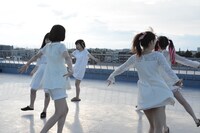 「女の子よ死体と踊れ」撮影の様子。