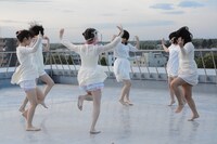 「女の子よ死体と踊れ」撮影の様子。