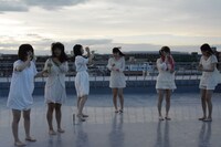 「女の子よ死体と踊れ」撮影の様子。