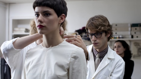 「サンローラン」