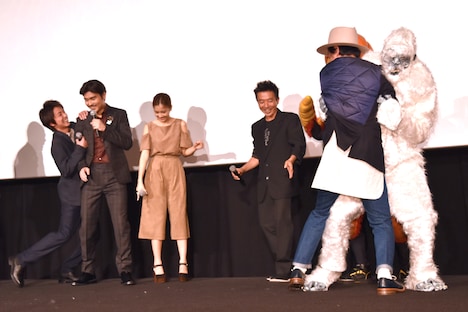 雪男とななめ45°・岡安章介の相撲勝負で盛り上がる登壇者たち。