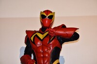 ジェスチャーで「この映画を観てくれてありがとう」と伝えようとするマックスマン。