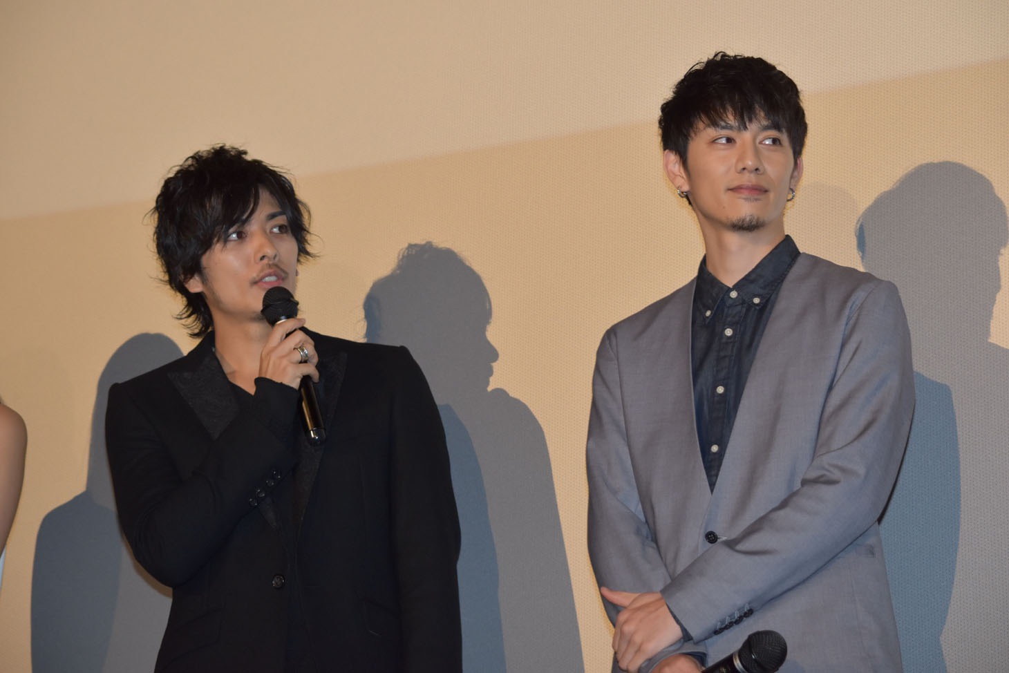 左から久保田悠来、青木玄徳。