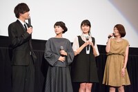 舞台挨拶の様子。