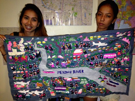 モン族の歴史が語られる布レリーフ（3万円コース）