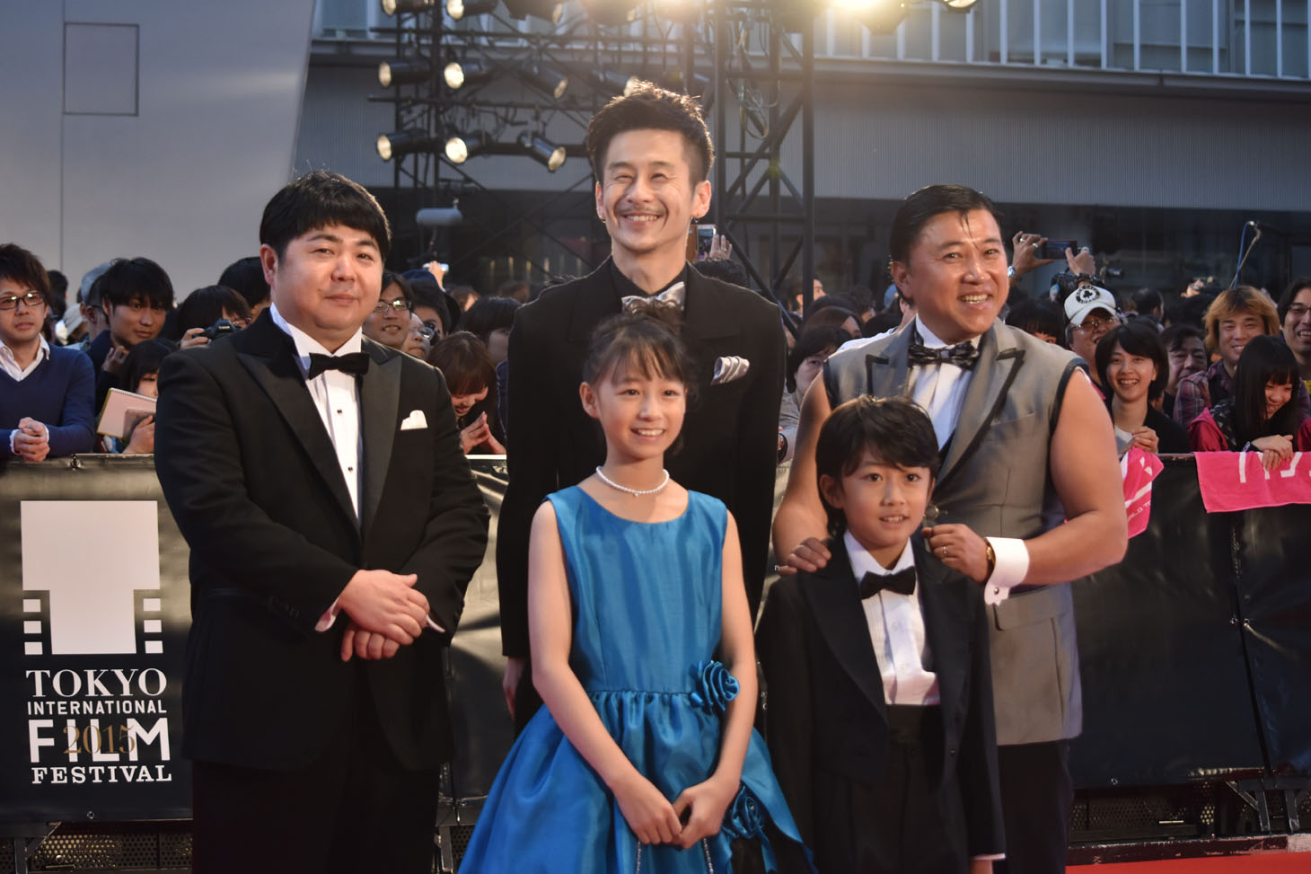 「鉄の子」キャスト・スタッフら。