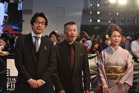 「ジョーのあした」の阪本順治（左）と辰吉丈一郎（中央）。