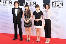 「WE ARE Perfume -WORLD TOUR 3rd DOCUMENT」の監督・佐渡岳利、Perfume。