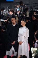 オダギリジョーと中谷美紀。