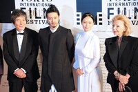 「FOUJITA」のキャスト・監督ら。