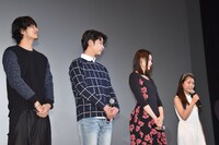 「忘れ雪」特別上映イベントでの舞台挨拶の様子。